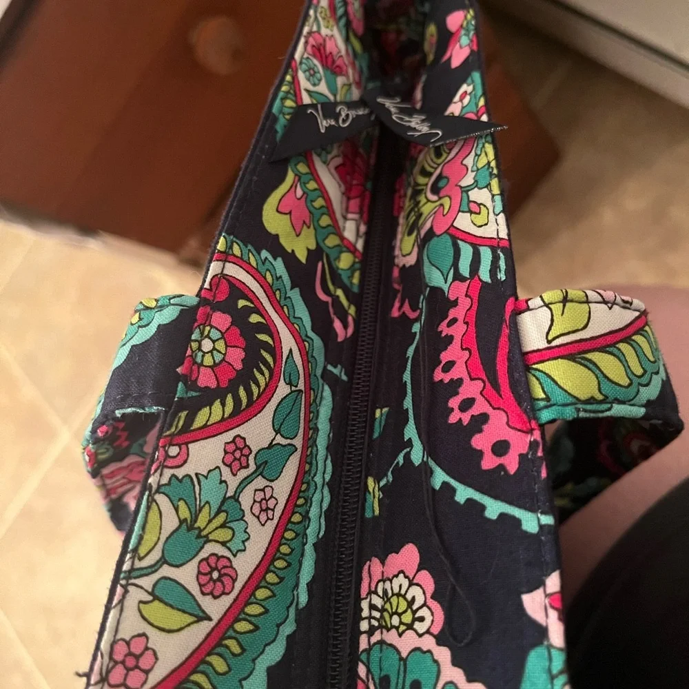 NWT Vera Bradley Black and Pink Paisley and Floral Shoulder Bag - Picture 5 of 5